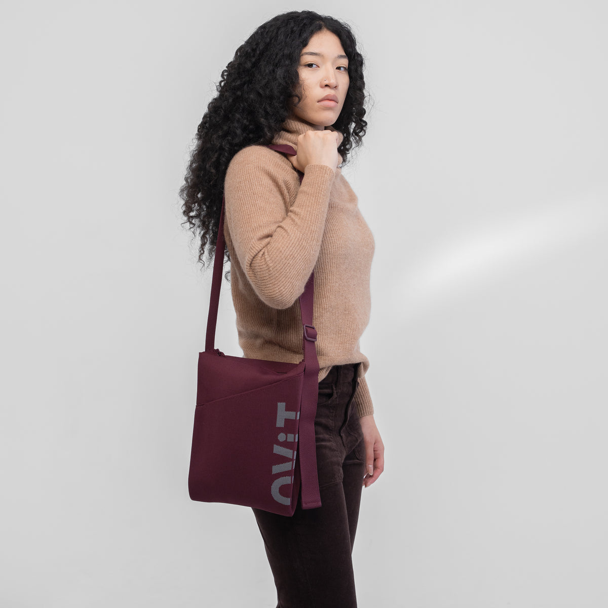 Alex Crossbody in Burgundy