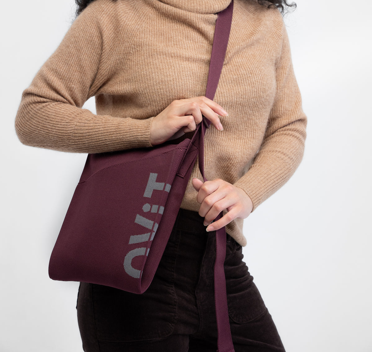 Alex Crossbody in Burgundy