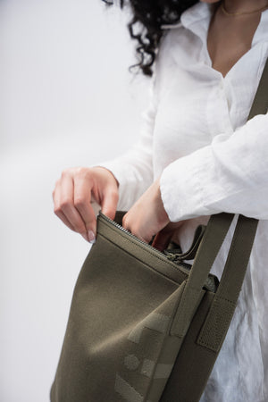 Max Messenger in Olive Green