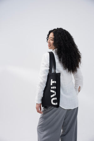 Max Tote in Black