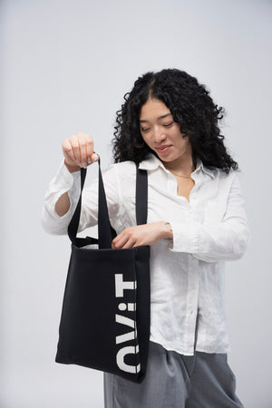 Max Tote in Black