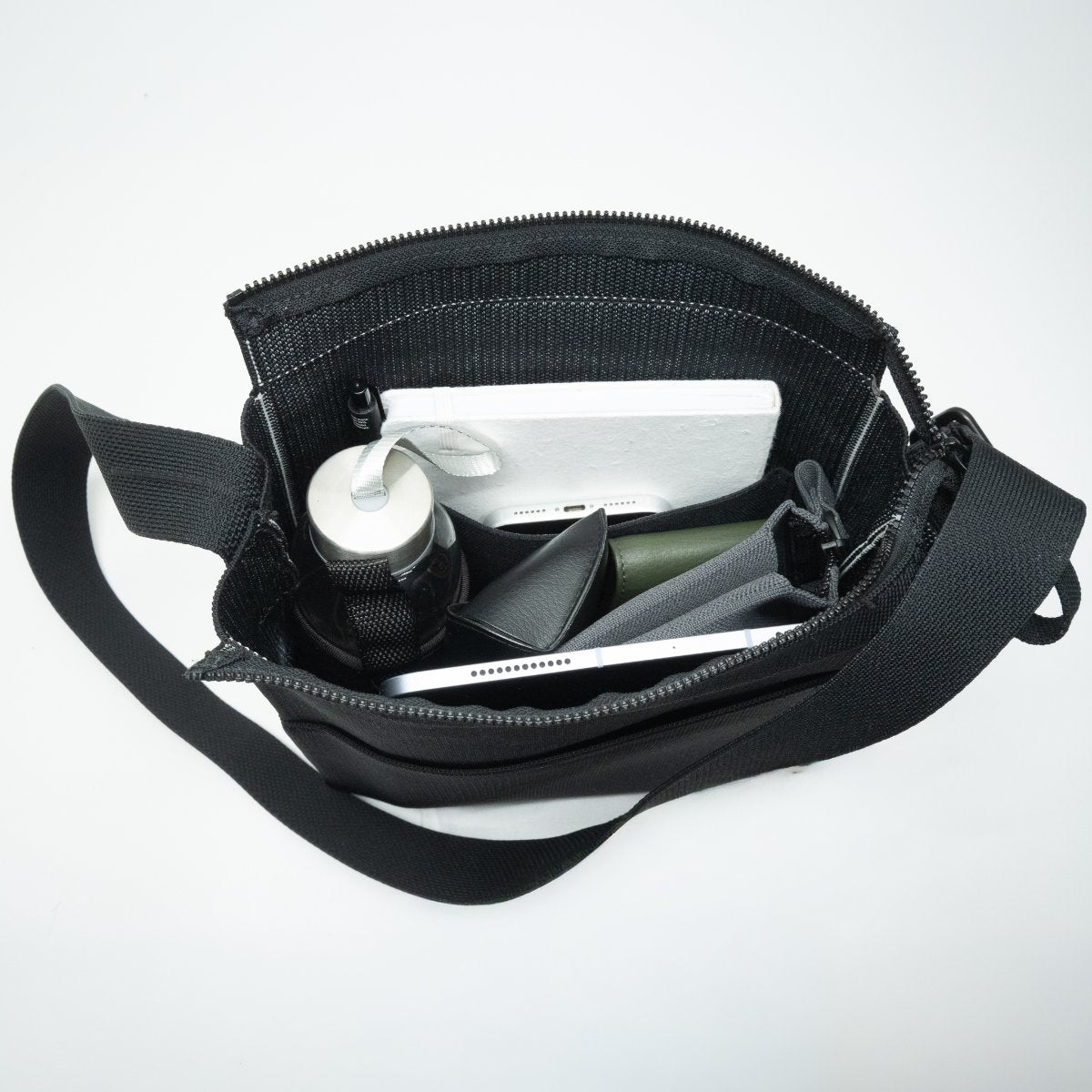 Alex Crossbody in Black